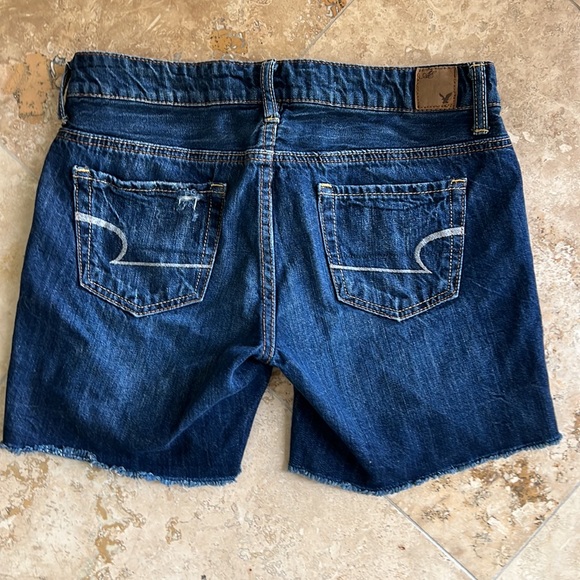 American Eagle Jean light Distressed shorts - Picture 2 of 4